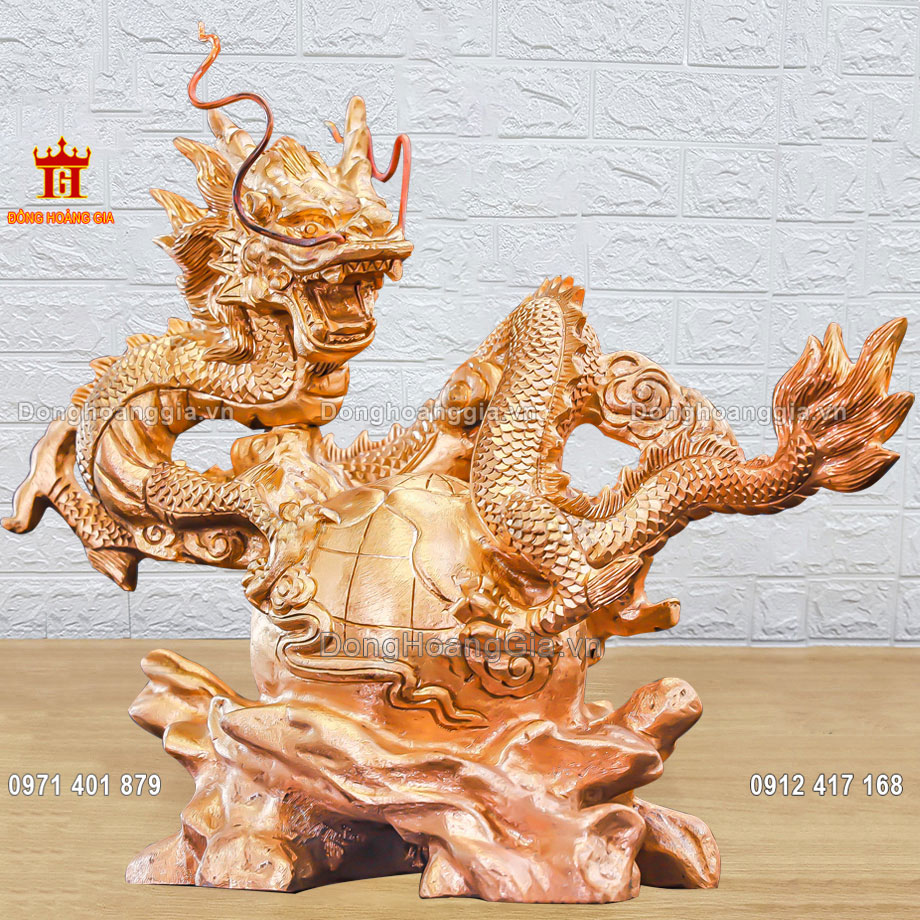 Tượng rồng ôm ngọc được đúc hoàn toàn thủ công truyền thống